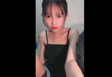 美少女主播_极品美少女学生下海直播露奶自慰