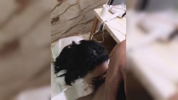 酒店约炮白白嫩嫩的美女同事完美露脸各种姿势玩她的大肥鲍