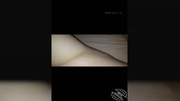 《震撼福利☀️超强☛乱伦》大神婚姻失败各玩各的，于是对做保育员的婶子下手，又把表妹也拉下水，越玩越大胆后期直接调教 (2)