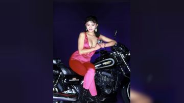 杏奈カラダ张ってます 1 （凌●编） 高见沢杏奈