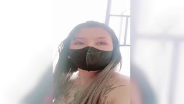 爆乳肥臀无毛逼极品骚货大秀直播，淫声荡语不断揉着骚奶子道具抽插骚穴呻吟，高潮尿尿性感的纹身第一次见第02集