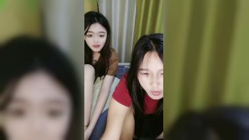 新人下海两个嫩妹妹！SM捆绑挺会玩！手铐口塞，绑着腿张开，跳蛋震动阴蒂，闭眼享受很爽