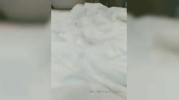 重庆光头强微信约炮两个百元级别的兼职妹第一个不大行，后面那个还不错皮肤白嫩大奶贵妇型