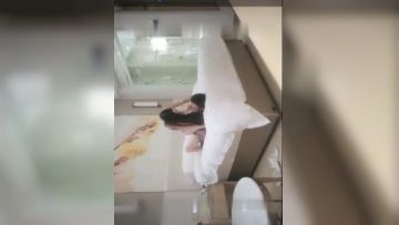 豪华酒店真实偷拍骚男勾引气质美女上床的啊