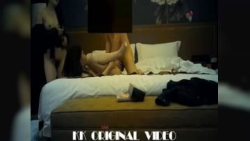 91KK哥（富一代CAOB哥）最新-双飞2个颜值可人肤白貌美的极品淘宝模特,轮流换着操,嫩的要出水第03集