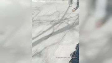 肥逼妹子穿裙子户外露出自慰，蹲路边退下丝袜内裤逼逼塞跳蛋摸逼，很是诱惑喜欢不要错过第04集