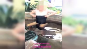 透视泳装露出给人家看哦