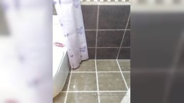 老公调教『SM丫头』手铐滴蜡蒙着眼睛口口大黑牛震逼水管灌肠喷水第03集