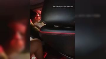 【人间水蜜桃】深夜驾车户外车震，口口上位骑乘抽插性感大屁股非常诱人，很是诱惑喜欢不要错过第01集