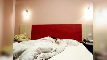 【国产】美乳美女偷情用手快速抠逼把美女搞到高潮喷水后又各种动作肏她_303222325