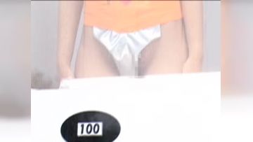 户外美女贩卖机向坂美々树花凛