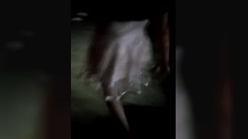 两个妹子深夜路边露出舔奶舔逼路边石头上椅子上撩起裙子舔逼很是诱惑不要错第02集