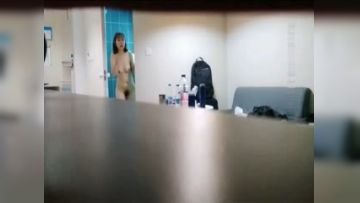 对白刺激饥渴小伙约炮风骚漂亮美少妇激情四射被骚姐姐伺候的爽翻操的叫爸爸J8好大干一半接到老婆电话还说要视频第01集