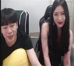 你的奶子我来舔 flv