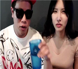 猥琐男和各种美女直播秀02 flv