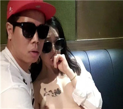 猥琐男和各种美女直播秀01 flv