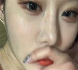 韩国校花在家中自慰 mp4