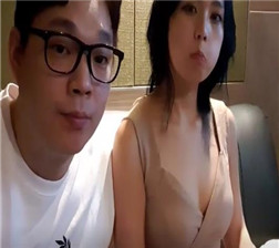 和男友一起谈笑风生3 mp4