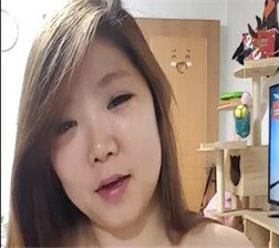 感受下小胖妹的巨乳 mp4