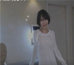 美女透视装性感来袭03 mp4