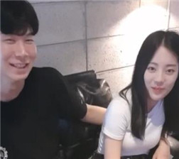 小两口表演直播大秀1 mp4