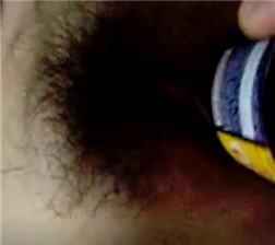 躺在床上插入瓶子2 avi