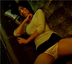 关上灯自慰5 avi