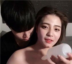 被男友摸爽了的 mp4