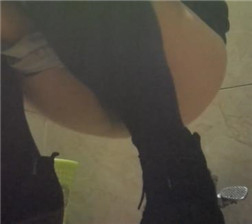 厕所偷拍小便8 mp4