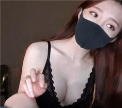 黑色女校花的自慰 mkv