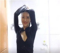 在家玩湿身诱惑 ts