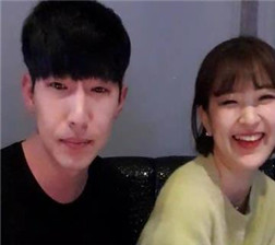 狂舔女友的表演 flv