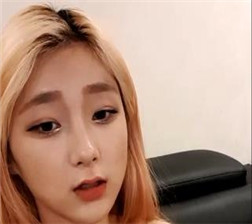 舔的黄发美女很舒服1 mp4