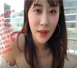 两名妹子在泳池的诱惑1 ts