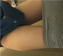 厕所的偷拍11 MOV