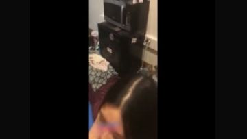 清纯嫩妹与闺蜜共享男友双飞 极品美女假屌插穴试衣间口交等～01