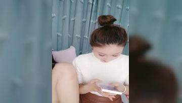 高颜值甜美妹子带节姐妹播秀苗条身材按摩器震动逼逼毛毛挺多有人很是诱惑喜欢不要错过第01集