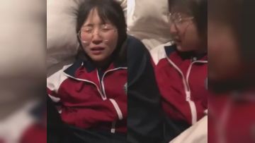 眼镜高中嫩妹子和男友偷吃禁果破处拍视频流出