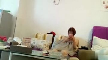 [国产精选!] 王老板公寓约炮~刚做不久的短发妹还菜菜的~竟然喊著不要不要~