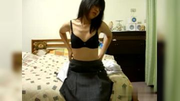 刚考上大学的女高中生面试母狗~ 照着指示秀出青春的肉体