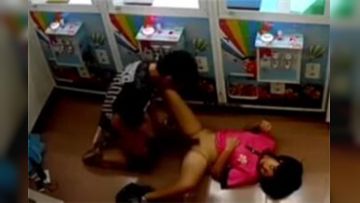 最新门事件高中生下课到夹娃娃机台打炮