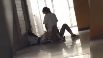 最新华师大门事件在教室门口开操