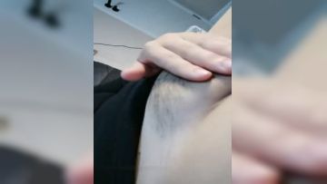 肥逼少妇道具自慰秀跳蛋塞逼逼按摩器震动高潮出水掰开特写很是诱惑喜欢不要错过