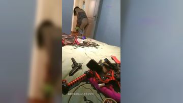 主播福利 国内SM大神现场教学玩出性爱新境界【帝王调教女奴】首次双飞调教玩操两白嫩淫荡小母狗全身淫字