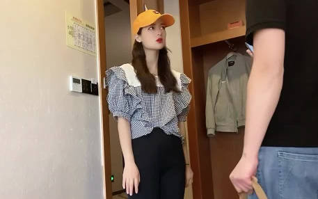 萝莉社.叫外卖操到忄生感小姐姐