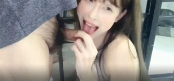 SWAG 骚屄被按在沙发和床上一顿勐操 最后射给她吃