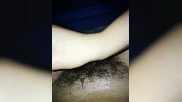 上海按摩店推油打飞机320元50分钟，手法精湛弄得非常非常爽，男主想射了女技师又慢下来，掌心摩擦龟头爽爆！