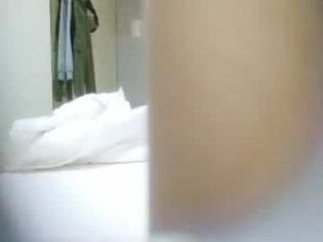 平头哥宾馆约操微信勾搭了很久的医学院药学系气质性感大美女,皮肤白皙颜值高,逼毛茂盛勐扣,操的眼神迷离淫叫!