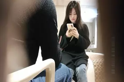 “哇你的奶子很挺啊”对白精彩酒店网约颜值高身材好皮肤又白学跳舞的兼职美女啪啪很投入呻吟表情到位