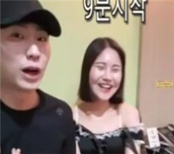 奶奶和鸡鸡的激情碰撞2